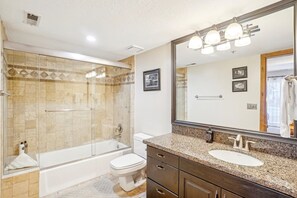 Shower, hair dryer, towels - All Seasons Condo -Sleeps 6 - 2 King beds! (Park City)