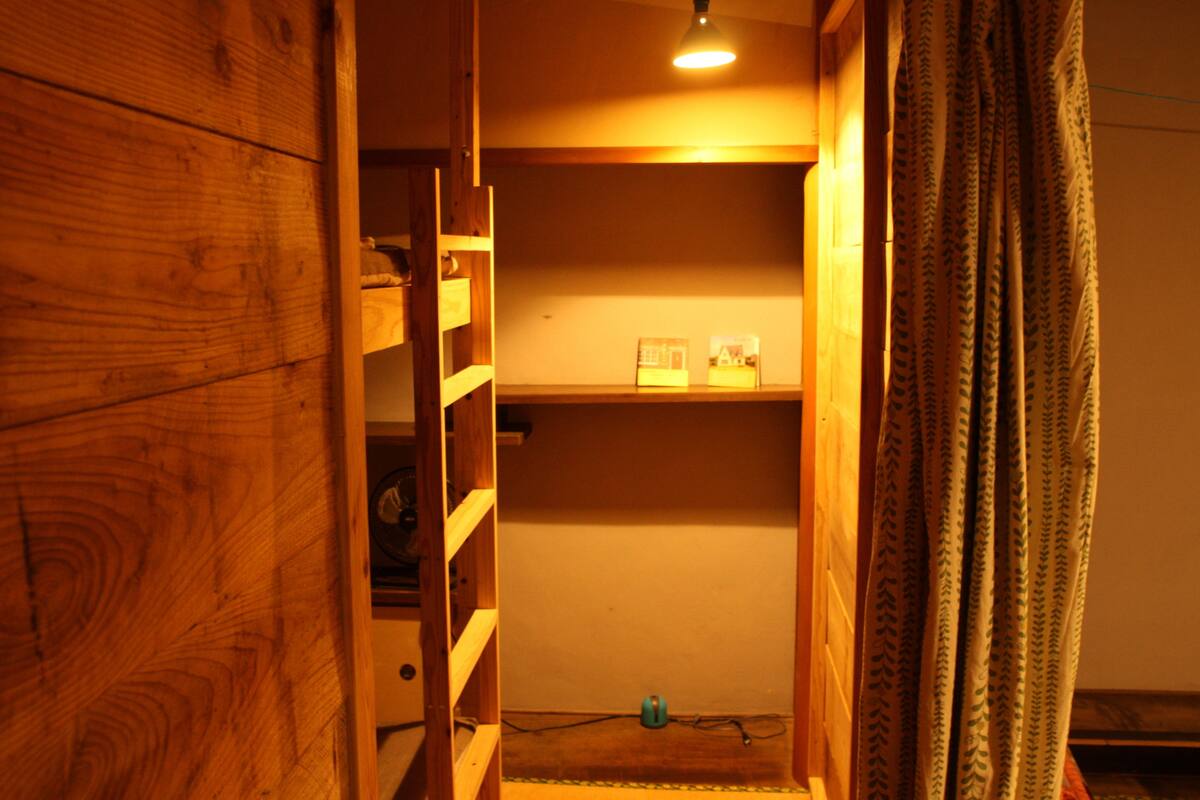 Habitación económica con 2 camas individuales | Wifi gratis