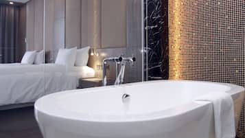 Residence Suite Twin Free Minibar | Bathroom | Separate tub and shower, deep soaking tub, free toiletries, hair dryer