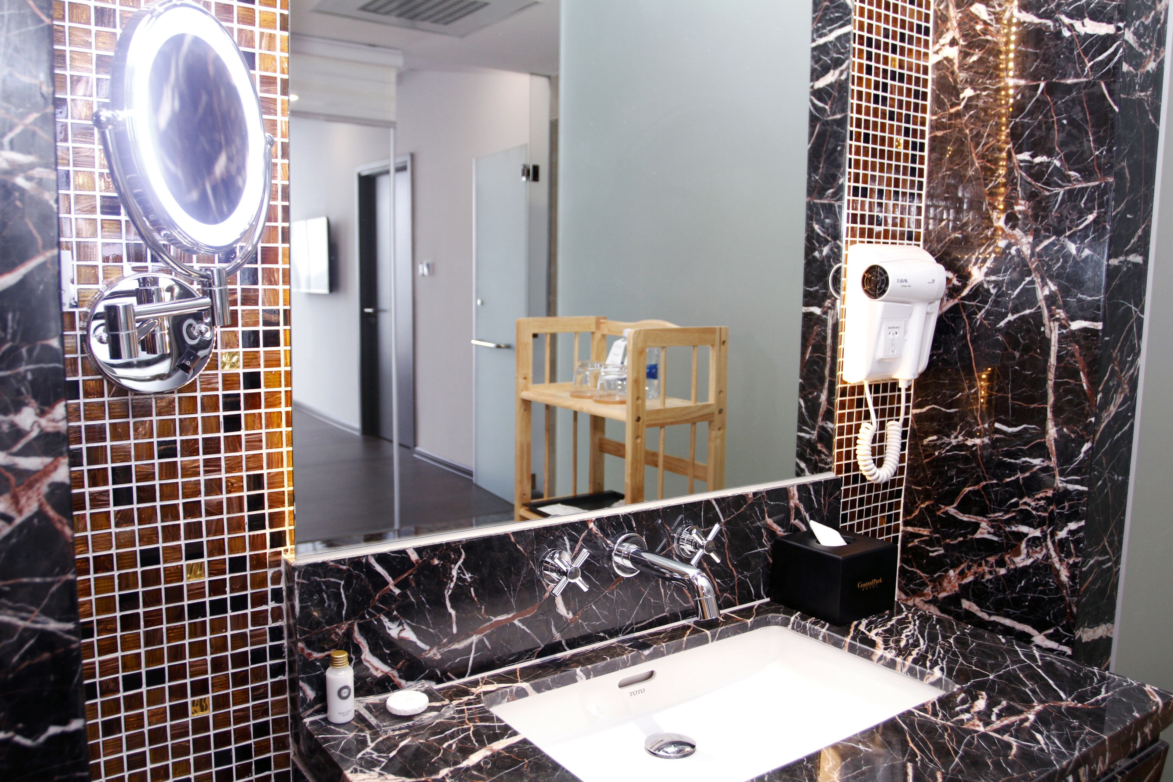 residence suite twin free minibar | bathroom | separate bathtub and shower, deep-soaking bathtub, free toiletries