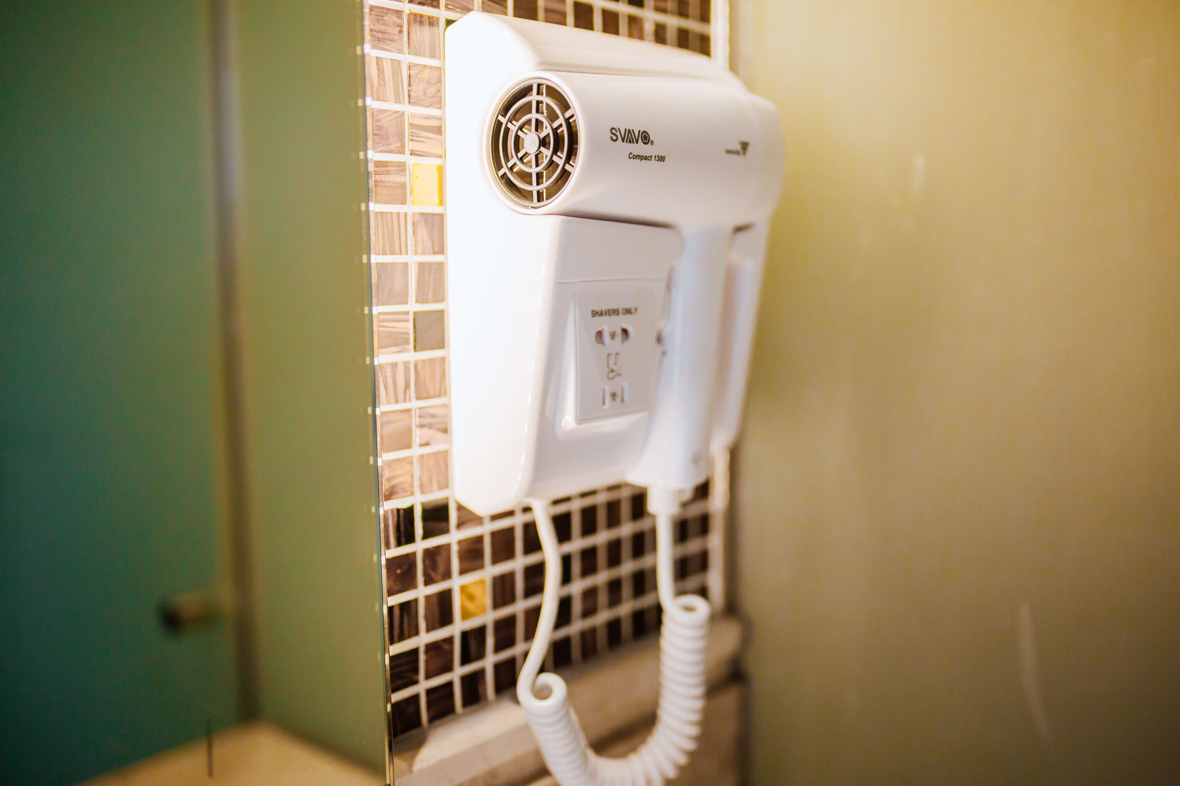 premier twin room | bathroom amenities | separate bathtub and shower, deep-soaking bathtub, free toiletries