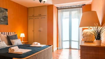 2 Schlafzimmer, BĂŒgeleisen/BĂŒgelbrett, WLAN, BettwĂ€sche