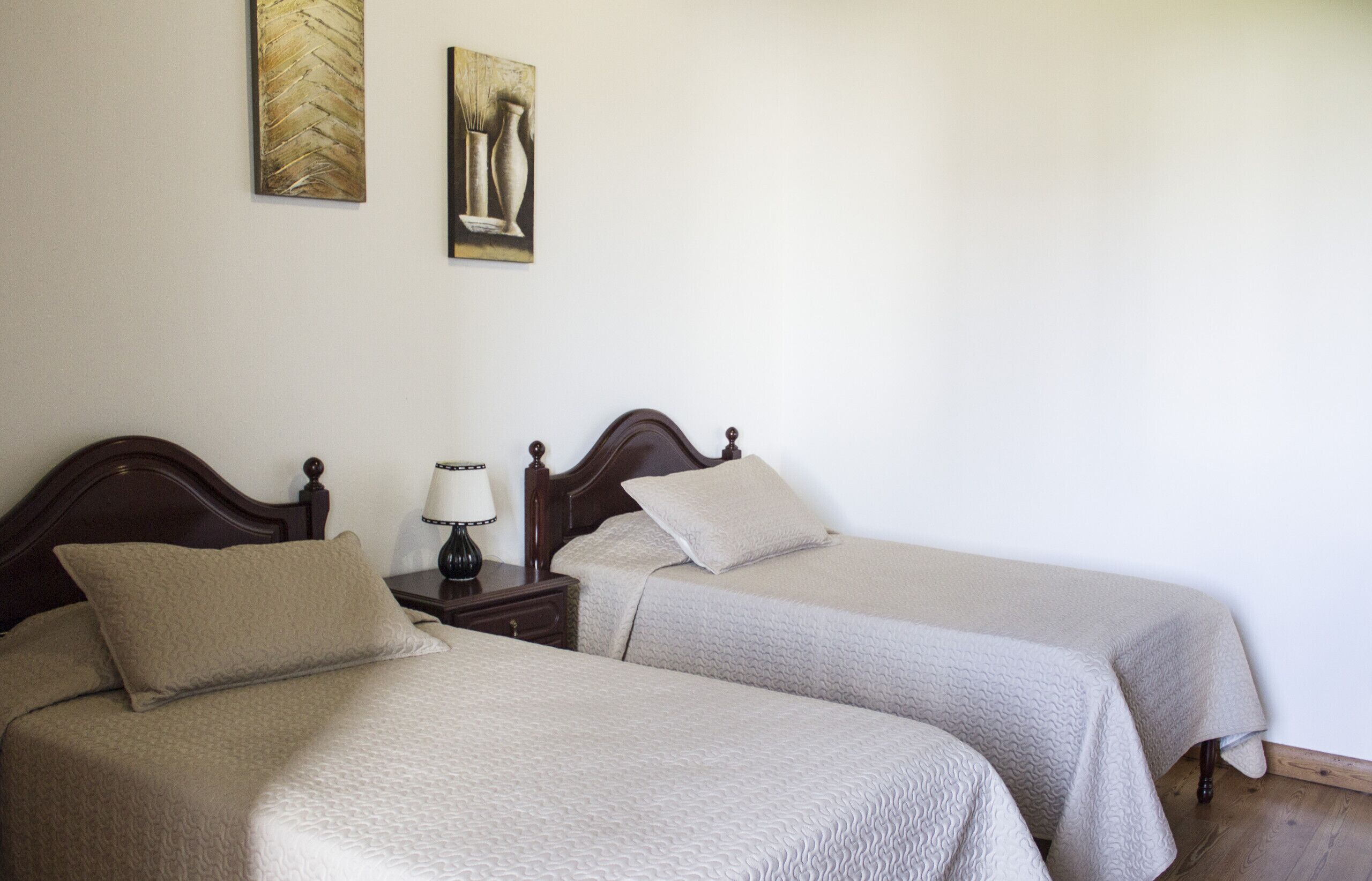 Strykjärn/strykbräda, gratis wi-fi och sängkläder