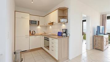 Réfrigérateur, plaque de cuisson, lave-vaisselle, cafetiÚre/bouilloire