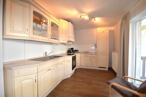 Fridge, oven, dishwasher - Apartment 2 - Apartment in the beach road (Graal-Müritz)