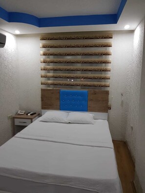 Standard Room | Egyptian cotton sheets, premium bedding, desk, soundproofing