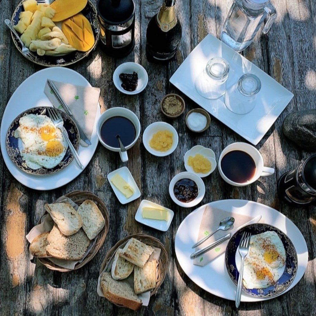 Daily continental breakfast (PHP 450 per person)