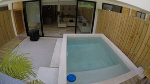 Outdoor pool - Siaan Luxury 2BR Condo by Baitna (Playa del Carmen)