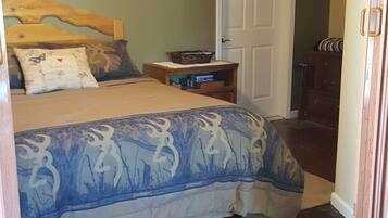 1 habitación, tabla de planchar con plancha, wifi gratis y ropa de cama