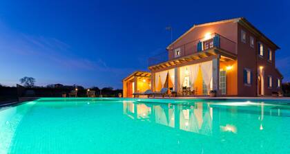 Finca-Villa Son Drach, grande piscine privée 12x4m, wifi, barbecue, 2 km plages