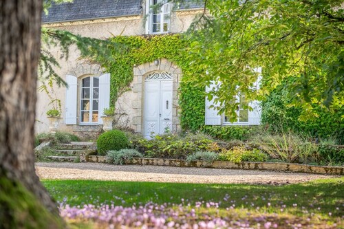 La Chartreuse des Ormeaux, magnifique maison en Périgord avec piscine chauffée