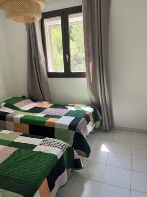 3 camere, ferro/asse da stiro, Wi-Fi gratuito, lenzuola