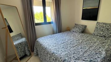 3 bedrooms, iron/ironing board, free WiFi, bed sheets