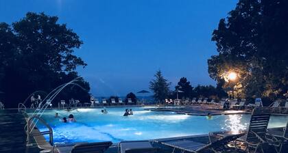 Best Lake Views, Sleeps 8 Pool, Tennis & Marina
