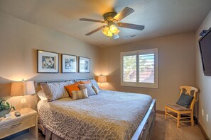 4 habitaciones, tabla de planchar con plancha y cuna de viaje 