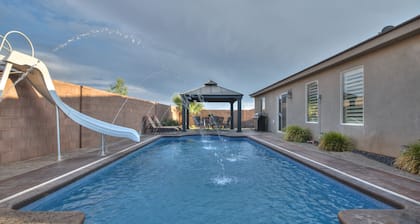 Atemberaubende 4bd 2ba Home, makelloser privater Pool mit Rutsche. Herbst / Winter Special 199 $