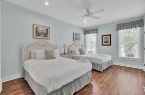 4 bedrooms, iron/ironing board, free WiFi