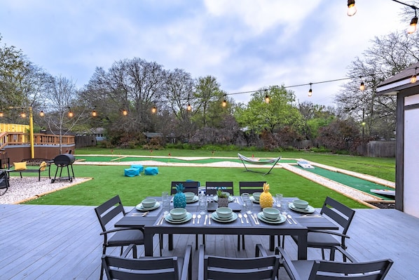 Outdoor dining
