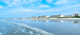 Bright and Beachy Oceanfront Condo - Linens included!