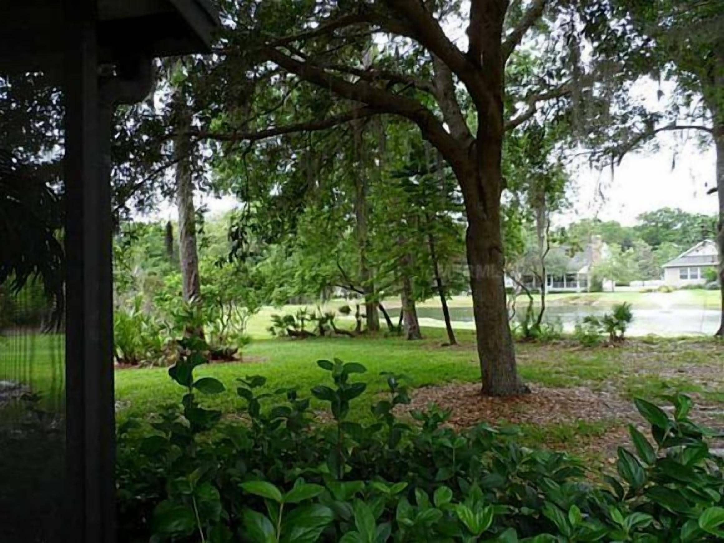 المنطقة المحيطة بالمنشأة