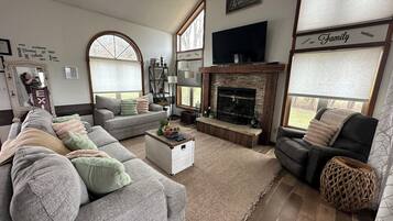 Smart-TV, Kamin, Videospiele, DVD-Player