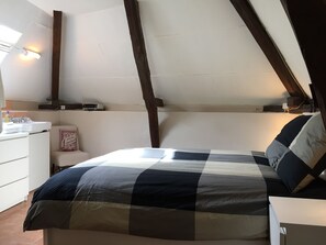 1 chambre, bureau, fer et planche Ă repasser, Wi-Fi gratuit