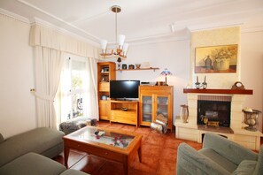 TV, fireplace, DVD player - 1072 Villa Palomas (Nerja)