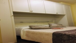 3 quartos, ferros/tábuas de passar roupa, Wi-Fi, roupa de cama