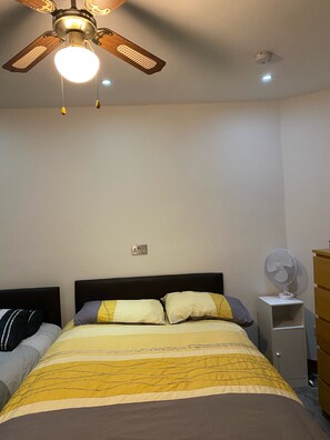 6 chambres, fer et planche Ă repasser, Wi-Fi, draps fournis
