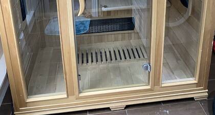 8 Bedroom mansion.Private Gated FreeSauna hottub sleep 15-23 Marble Park 12 cars