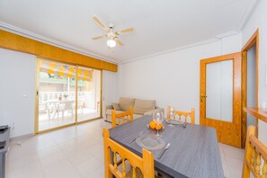 Dining - One bedroom apartment with a large private balcony and lateral Mediterranean Sea Views! (Torrevieja)