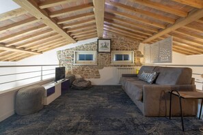 TV - Apartment Giglio Viola in Florence by Mmega (Firenze)