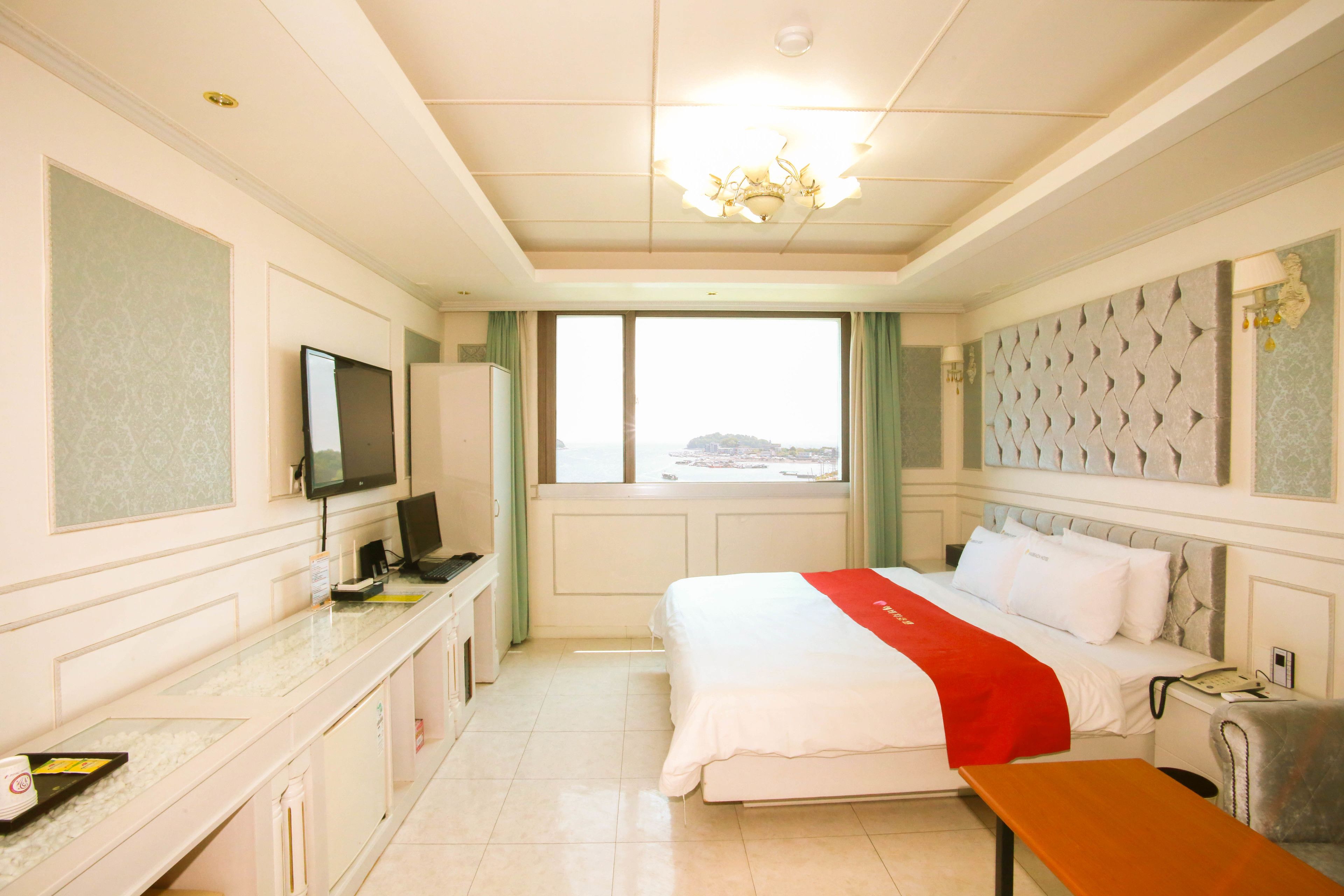 مكتب وواي فاي مجانًا