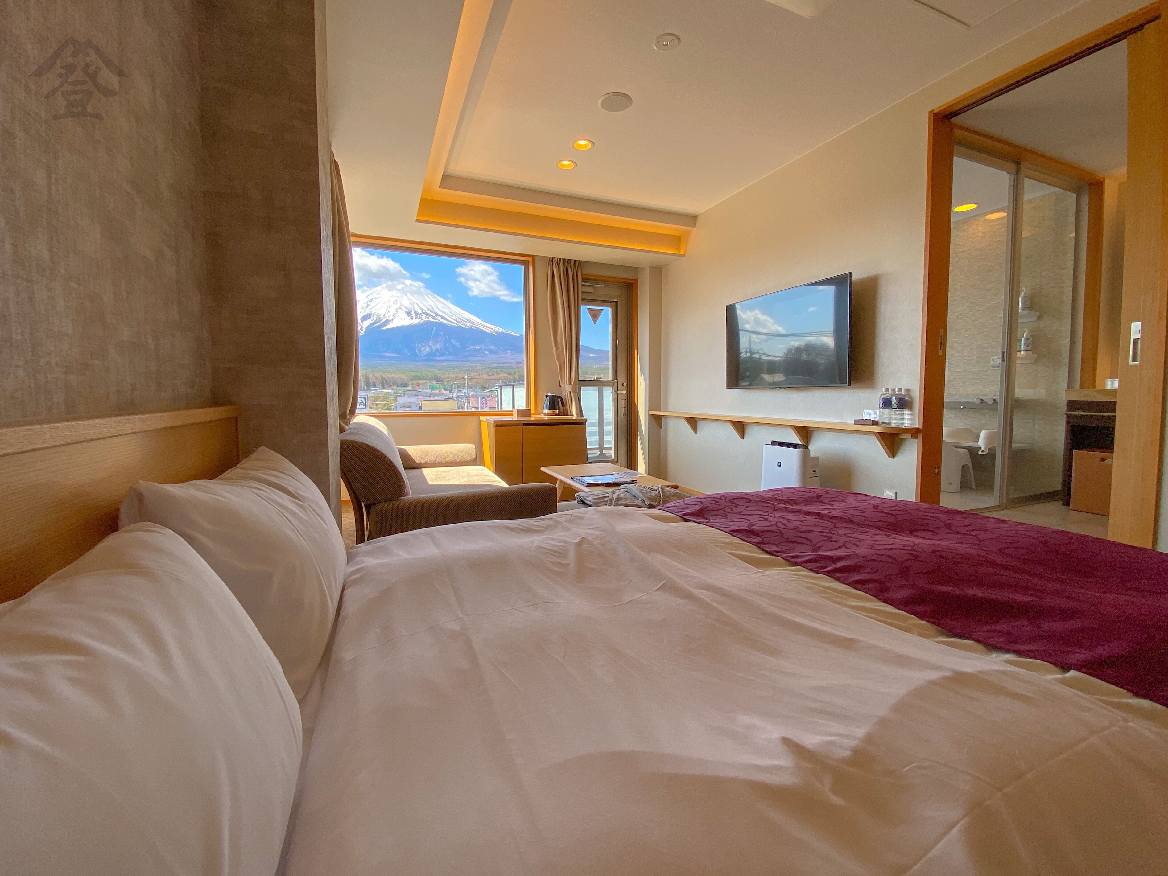 deluxe twin room - mountain view with terrace (corner room, 34.33sqm)	 | 1 bedroom, down duvets, desk, blackout curtains