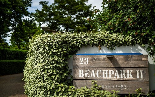 Beachpark 57 holiday chalet with privacy close to sea and beach