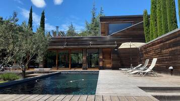 Piscine extérieure, piscine chauffée