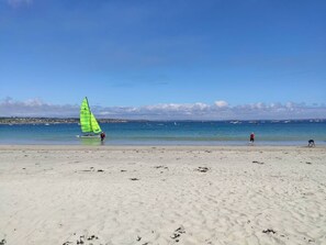 Platja a a prop 