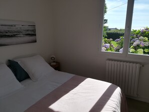 3 عدّة غرف نوم وسرير سفر وواي فاي مجانًا وملاءات أسرّة