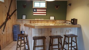 Interior - 4BR 2BA -Spacious - Private - Close to all Attractions - Beaches, Trails, Park. (Munising)