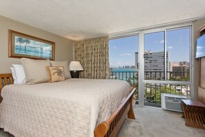 2 bedrooms, desk, iron/ironing board, WiFi