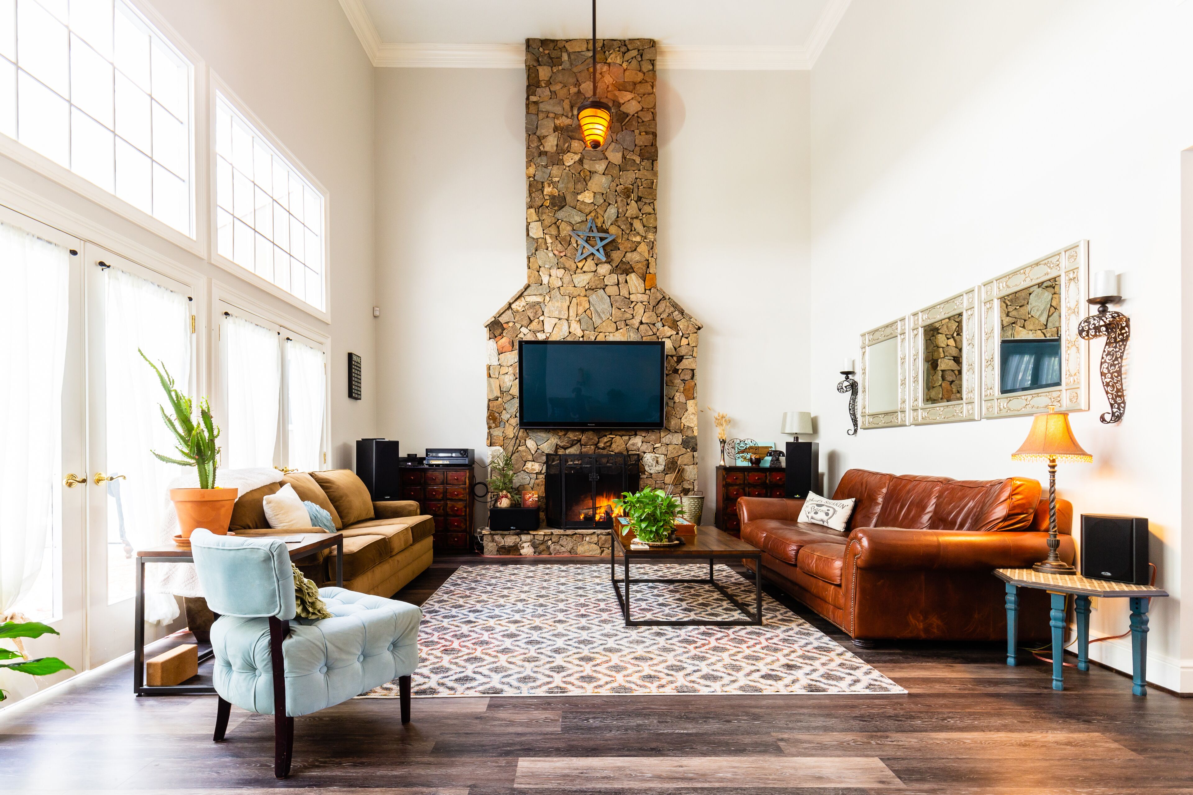 Huge House with Pond on 55 Acre Horse Farm 10 Minutes from Asheville. Weddings!