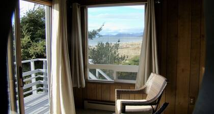 Couchers de soleil spectaculaires et grandes plages de sable! Animaux acceptés!