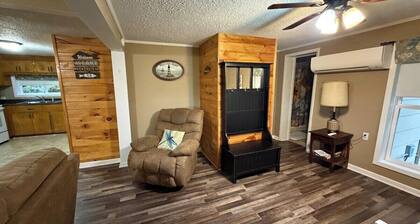 Lakeside Cottage - Lake, Private Hot Tub