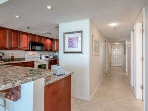 Fridge, microwave, stovetop, dishwasher