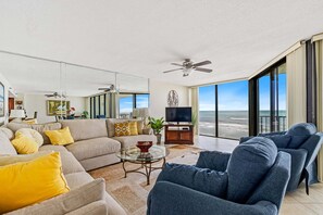 TV - 🌊Oceanfront Condo I Breathtaking Ocean and River Views 🐬CH516 (New Smyrna Beach)