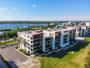 Exterior - 🌊Oceanfront Condo I Breathtaking Ocean and River Views 🐬CH516 (New Smyrna Beach)