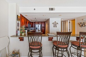 Interior - 🌊Oceanfront Condo I Breathtaking Ocean and River Views 🐬CH516 (New Smyrna Beach)