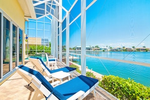 Property grounds - Stunning Water Views on Landmark Bay, Quick walk to the Beach (Marco Island)