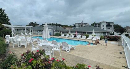 5 star, 2bd, 2ba condo in exclusive VB North End. Steps from beach, no deposit!