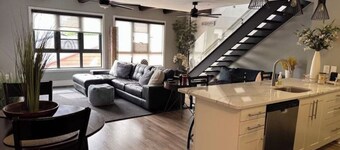 Condo contemporain situé dans le centre-ville historique de Saugatuck!  